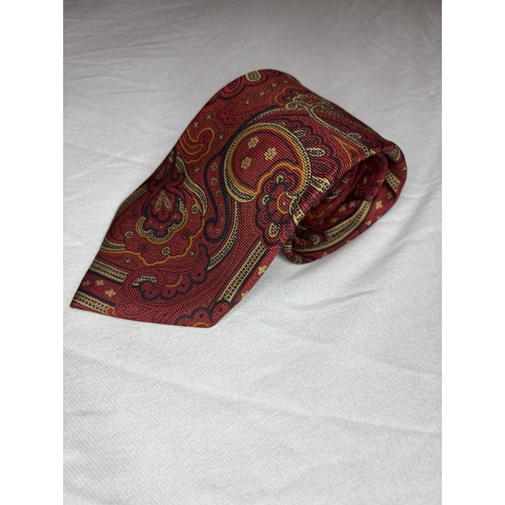 Brooks Brothers Makers Red Paisley Tie‎ Pure Silk Printed In Italy Made in USA
